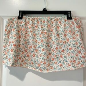 American Eagle Sleeveless White Blue and Pink Floral Cropped Top